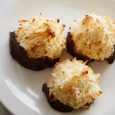 Chewy Coconut Macaroons